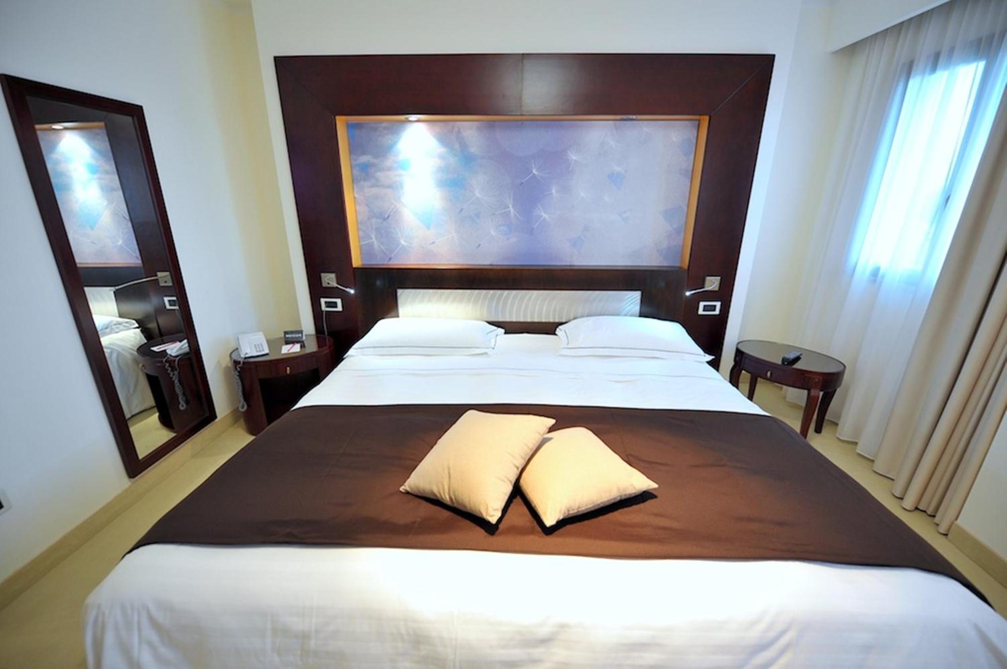 Mercure Olbia Esterno foto